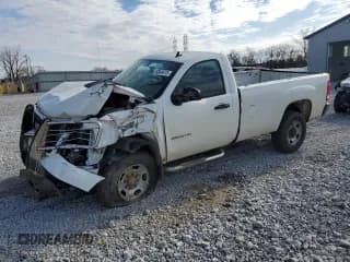 ✅ 2011 GMC Sierra 2500HD Work Truck • VIN: 1GT02ZCG9BF193336 • Lot: 92844415. Wystawiony na Copart z przebiegiem 239 087 mil. Bezpłatny archiwum sprzedaży aukcyjnych z USA i szczegółowy raport historii pojazdu na DreamBid. Zdjęcie 1.