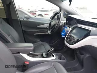✅ 2017 Chevrolet Bolt EV Premier • VIN: 1G1FX6S06H4179566 • Lot: 41698949. Wystawiony na IAAI z przebiegiem 83 594 mil. Bezpłatny archiwum sprzedaży aukcyjnych z USA i szczegółowy raport historii pojazdu na DreamBid. Zdjęcie 5.