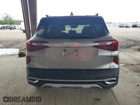 ✅ 2022 Kia Seltos EX • VIN: KNDERCAA9N7270847 • Lot: 91130825. Wystawiony na Copart z przebiegiem 55 765 mil. Bezpłatny archiwum sprzedaży aukcyjnych z USA i szczegółowy raport historii pojazdu na DreamBid. Zdjęcie 6.