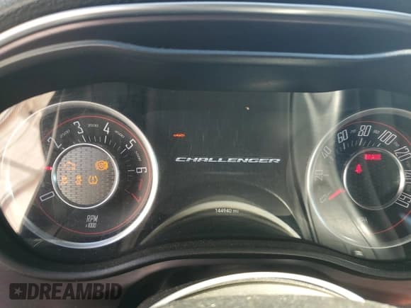 ✅ 2015 Dodge Challenger SXT • VIN: 2C3CDZAG1FH773831 • Lot: 81973835. Wystawiony na Copart z przebiegiem 144 940 mil. Bezpłatny archiwum sprzedaży aukcyjnych z USA i szczegółowy raport historii pojazdu na DreamBid. Zdjęcie 9.