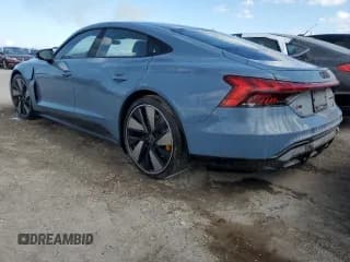 ✅ 2022 Audi RS e-tron GT • VIN: WAUBHBFW4N7901781 • Lot: 75124364. Wystawiony na Copart z przebiegiem 22 581 mil. Bezpłatny archiwum sprzedaży aukcyjnych z USA i szczegółowy raport historii pojazdu na DreamBid. Zdjęcie 2.