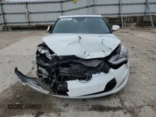✅ 2015 Hyundai Veloster • VIN: KMHTC6AD7FU233590 • Lot: 73232414. Wystawiony na Copart z przebiegiem 109 808 mil. Bezpłatny archiwum sprzedaży aukcyjnych z USA i szczegółowy raport historii pojazdu na DreamBid. Zdjęcie 5.