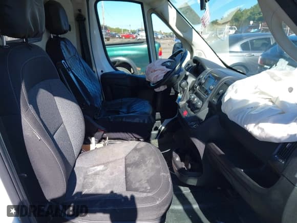 ✅ 2021 Ram ProMaster Cargo • VIN: 3C6LRVAG4ME539916 • Lot: 43309420. Wystawiony na IAAI z przebiegiem 48 091 mil. Bezpłatny archiwum sprzedaży aukcyjnych z USA i szczegółowy raport historii pojazdu na DreamBid. Zdjęcie 5.