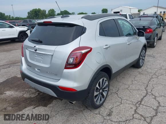 ✅ 2021 Buick Encore Preferred • VIN: KL4CJESM3MB361945 • Lot: 42870960. Wystawiony na IAAI z przebiegiem 17 417 mil. Bezpłatny archiwum sprzedaży aukcyjnych z USA i szczegółowy raport historii pojazdu na DreamBid. Zdjęcie 4.