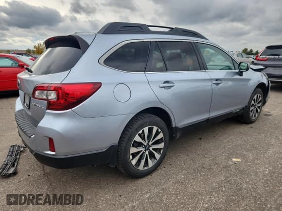 ✅ 2015 Subaru Outback Limited • VIN: 4S4BSBNC6F3352570 • Lot: 89892875. Listed on Copart with 207,748 mi. Free auction sales archive from the USA and detailed vehicle history report at DreamBid. Image 3.