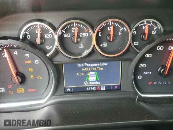 ✅ 2021 Chevrolet Silverado 1500 LTZ • VIN: 3GCUYGED7MG277065 • Lot: 81795045. Wystawiony na Copart z przebiegiem 87 742 mil. Bezpłatny archiwum sprzedaży aukcyjnych z USA i szczegółowy raport historii pojazdu na DreamBid. Zdjęcie 9.