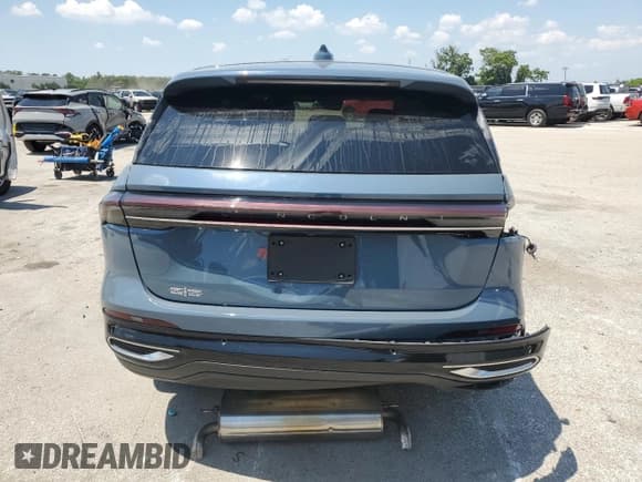 ✅ 2025 Lincoln Nautilus Premiere • VIN: 5LMPJ8JA4SJ911343 • Lot: 70486545. Listed on Copart with 9,181 mi. Free auction sales archive from the USA and detailed vehicle history report at DreamBid. Image 6.