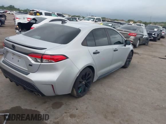 ✅ 2020 Toyota Corolla SE • VIN: 5YFS4RCE3LP046389 • Lot: 42462586. Wystawiony na IAAI z przebiegiem 83 747 mil. Bezpłatny archiwum sprzedaży aukcyjnych z USA i szczegółowy raport historii pojazdu na DreamBid. Zdjęcie 4.