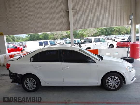 ✅ 2013 Volkswagen Jetta S • VIN: 3VW2K7AJ0DM240104 • Лот: 42786497. Опубликован ранее на IAAI с пробегом 173 263 миль. Бесплатный доступ к архиву аукционных продаж из США и подробный отчёт об истории автомобиля на DreamBid. Изображение 13.