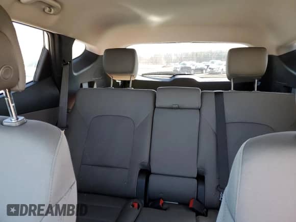 ✅ 2018 Hyundai Santa Fe 2.4L • VIN: 5NMZUDLB7JH064067 • Lot: 45591503. Wystawiony na Copart z przebiegiem 50 676 mil mil. Skorzystaj z bezpłatnego archiwum sprzedaży aukcyjnych z USA i zobacz szczegółowy raport historii pojazdu na DreamBid. Zdjęcie 10.