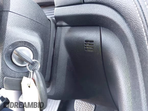 ✅ 2017 Chevrolet Traverse LT • VIN: 1GNKVHKD2HJ215482 • Lot: 43428142. Wystawiony na IAAI z przebiegiem 197 327 mil. Bezpłatny archiwum sprzedaży aukcyjnych z USA i szczegółowy raport historii pojazdu na DreamBid. Zdjęcie 11.