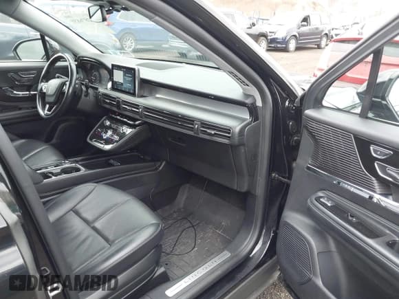 ✅ 2022 Lincoln Corsair Standard • VIN: 5LMCJ1D9XNUL12621 • Lot: 42876830. Wystawiony na IAAI z przebiegiem 83 367 mil. Bezpłatny archiwum sprzedaży aukcyjnych z USA i szczegółowy raport historii pojazdu na DreamBid. Zdjęcie 5.