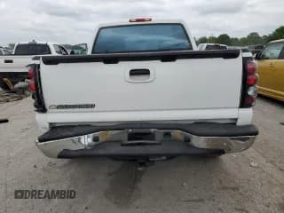 ✅ 2006 Chevrolet Silverado 1500 LS • VIN: 2GCEC13V561257727 • Лот: 55103454. Опубликован ранее на Copart с пробегом 211 155 миль. Бесплатный доступ к архиву аукционных продаж из США и подробный отчёт об истории автомобиля на DreamBid. Изображение 6.