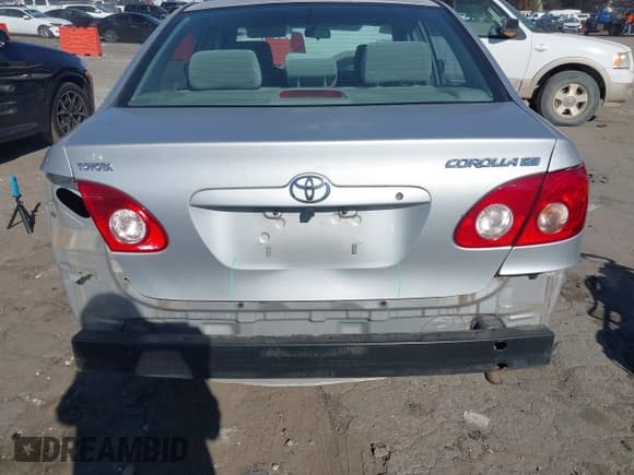 ✅ 2005 Toyota Corolla CE • VIN: 1NXBR32EX5Z414018 • Lot: 43706759. Listed on IAAI with 226,556 mi. Free auction sales archive from the USA and detailed vehicle history report at DreamBid. Image 6.