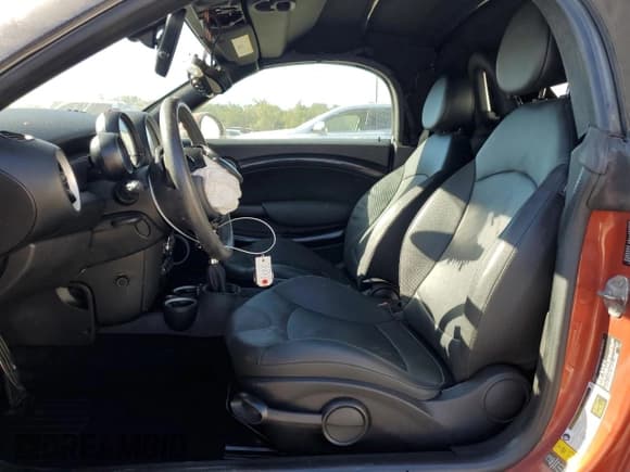 ✅ 2014 MINI Roadster S • VIN: WMWSY3C59ET594701 • Lot: 81943984. Wystawiony na Copart z przebiegiem 22 300 mil. Bezpłatny archiwum sprzedaży aukcyjnych z USA i szczegółowy raport historii pojazdu na DreamBid. Zdjęcie 7.