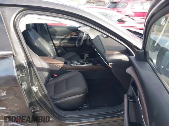 ✅ 2021 Mazda CX-30 Premium • VIN: 3MVDMBDYXMM263289 • Lot: 43580728. Listed on IAAI with 29,453 mi. Free auction sales archive from the USA and detailed vehicle history report at DreamBid. Image 5.