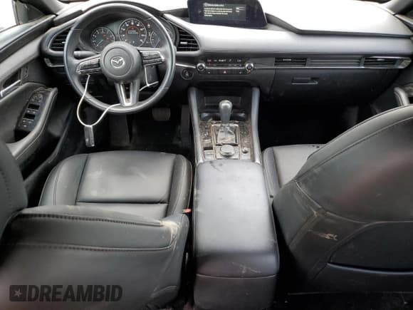 ✅ 2025 Mazda 3 S Preferred • VIN: JM1BPALM9S1758912 • Lot: 63060145. Wystawiony na Copart z przebiegiem 13 436 mil. Bezpłatny archiwum sprzedaży aukcyjnych z USA i szczegółowy raport historii pojazdu na DreamBid. Zdjęcie 8.