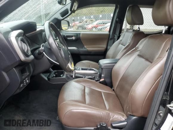 ✅ 2017 Toyota Tacoma Limited • VIN: 3TMGZ5AN4HM067611 • Lot: 86181825. Listed on Copart with 206,321 mi. Free auction sales archive from the USA and detailed vehicle history report at DreamBid. Image 7.