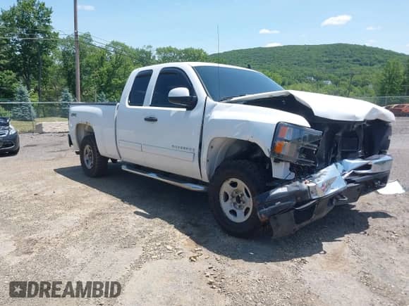 ✅ 2011 Chevrolet Silverado 1500 LS • VIN: 1GCRKREAXBZ313160 • Lot: 42382032. Wystawiony na IAAI z przebiegiem 124 932 mil mil. Skorzystaj z bezpłatnego archiwum sprzedaży aukcyjnych z USA i zobacz szczegółowy raport historii pojazdu na DreamBid. Zdjęcie 1.