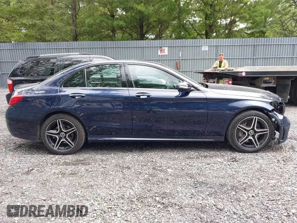 ✅ 2020 Mercedes-Benz C 300 • VIN: WDDWF8EB7LR564784 • Lot: 42896471. Wystawiony na IAAI z przebiegiem 60 147 mil. Bezpłatny archiwum sprzedaży aukcyjnych z USA i szczegółowy raport historii pojazdu na DreamBid. Zdjęcie 13.