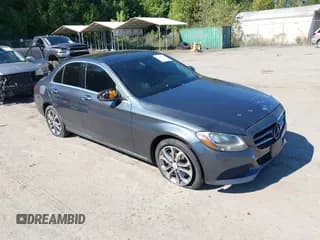 ✅ 2016 Mercedes-Benz C 300 • VIN: 55SWF4KB0GU137674 • Lot: 43413634. Wystawiony na IAAI z przebiegiem 189 737 mil. Bezpłatny archiwum sprzedaży aukcyjnych z USA i szczegółowy raport historii pojazdu na DreamBid. Zdjęcie 1.