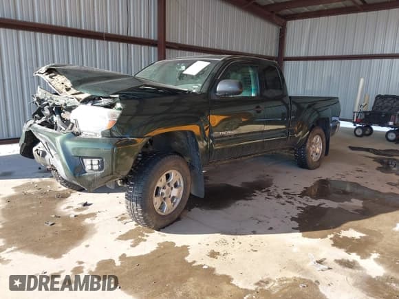 ✅ 2013 Toyota Tacoma • VIN: 5TFUX4EN5DX021738 • Lot: 41392449. Listed on IAAI with 143,057 mi. Free auction sales archive from the USA and detailed vehicle history report at DreamBid. Image 2.