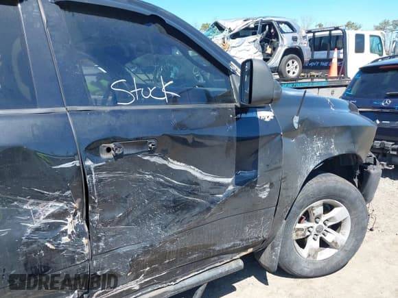 ✅ 2009 Dodge 1500 TRX • VIN: 1D3HV18P39S808542 • Lot: 42040649. Wystawiony na IAAI z przebiegiem 223 857 mil. Bezpłatny archiwum sprzedaży aukcyjnych z USA i szczegółowy raport historii pojazdu na DreamBid. Zdjęcie 5.