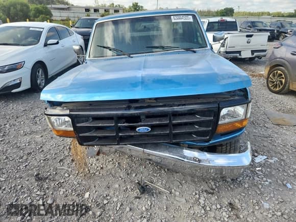✅ 1992 Ford F-150 S • VIN: 1FTEX15Y3NKA64552 • Lot: 63804505. Wystawiony na Copart z przebiegiem 159 770 mil. Bezpłatny archiwum sprzedaży aukcyjnych z USA i szczegółowy raport historii pojazdu na DreamBid. Zdjęcie 5.