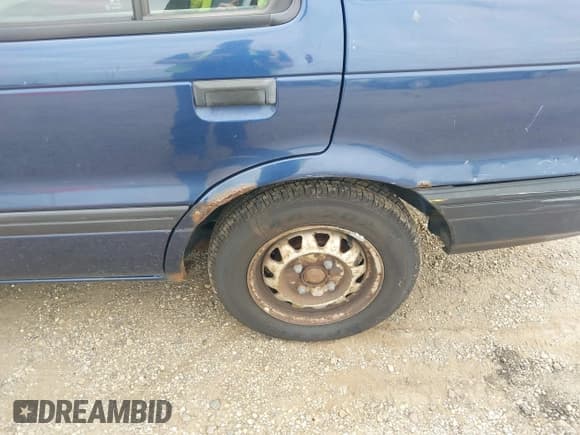 ✅ 1992 Mitsubishi Mirage • VIN: 4A3CU26A2NE030752 • Lot: 43037504. Wystawiony na IAAI z przebiegiem 93 053 mil. Bezpłatny archiwum sprzedaży aukcyjnych z USA i szczegółowy raport historii pojazdu na DreamBid. Zdjęcie 6.