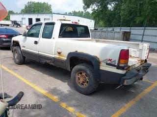 ✅ 1999 Chevrolet Silverado 2500 LT • VIN: 1GCGK29U0XE189563 • Lot: 42628626. Wystawiony na IAAI z przebiegiem 204 749 mil. Bezpłatny archiwum sprzedaży aukcyjnych z USA i szczegółowy raport historii pojazdu na DreamBid. Zdjęcie 3.