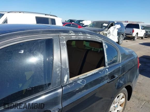 ✅ 2007 BMW 3 Series 328i • VIN: WBAVA33577PG49081 • Lot: 43858549. Wystawiony na IAAI z przebiegiem 170 675 mil. Bezpłatny archiwum sprzedaży aukcyjnych z USA i szczegółowy raport historii pojazdu na DreamBid. Zdjęcie 6.