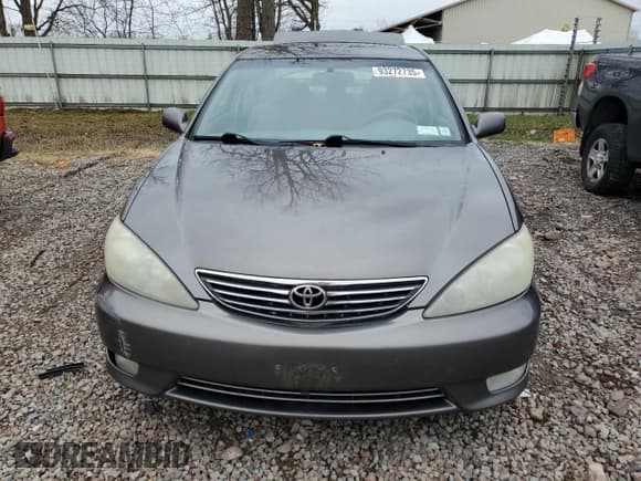✅ 2005 Toyota Camry LE • VIN: 4T1BE30K35U547577 • Lot: 93272735. Wystawiony na Copart z przebiegiem 235 351 mil. Bezpłatny archiwum sprzedaży aukcyjnych z USA i szczegółowy raport historii pojazdu na DreamBid. Zdjęcie 5.