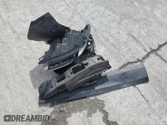 ✅ 2016 Buick Encore Premium • VIN: KL4CJDSB1GB702255 • Lot: 70578315. Wystawiony na Copart z przebiegiem 131 842 mil. Bezpłatny archiwum sprzedaży aukcyjnych z USA i szczegółowy raport historii pojazdu na DreamBid. Zdjęcie 13.