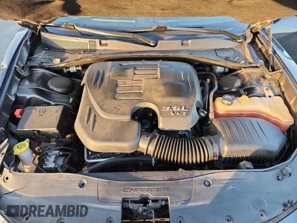 ✅ 2016 Dodge Charger SXT • VIN: 2C3CDXHG5GH323742 • Lot: 93266245. Wystawiony na Copart z przebiegiem 129 889 mil. Bezpłatny archiwum sprzedaży aukcyjnych z USA i szczegółowy raport historii pojazdu na DreamBid. Zdjęcie 11.