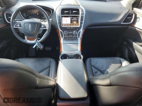 ✅ 2019 Lincoln Nautilus Reserve • VIN: 2LMPJ8LPXKBL32399 • Lot: 71879605. Wystawiony na Copart z przebiegiem 52 894 mil. Bezpłatny archiwum sprzedaży aukcyjnych z USA i szczegółowy raport historii pojazdu na DreamBid. Zdjęcie 8.