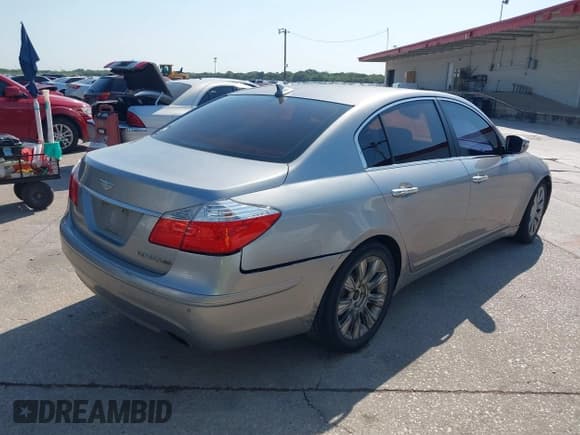 ✅ 2009 Hyundai Genesis • VIN: KMHGC46E09U042847 • Лот: 43210089. Опубликован ранее на IAAI с пробегом Не указан. Бесплатный доступ к архиву аукционных продаж из США и подробный отчёт об истории автомобиля на DreamBid. Изображение 4.