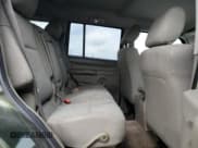 ✅ 2008 Jeep Commander Sport • VIN: 1J8HH48K28C128042 • Lot: 71434025. Wystawiony na Copart z przebiegiem 242 296 mil. Bezpłatny archiwum sprzedaży aukcyjnych z USA i szczegółowy raport historii pojazdu na DreamBid. Zdjęcie 11.