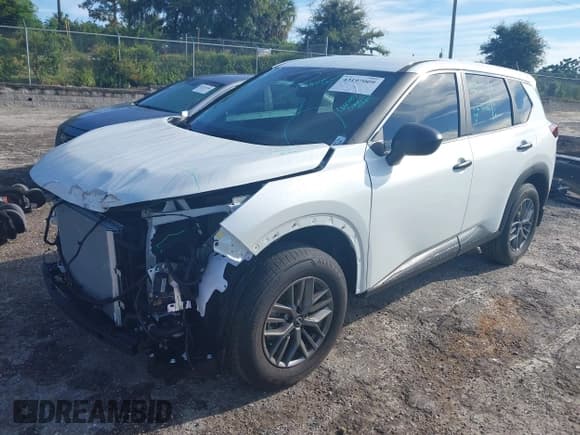 ✅ 2025 Nissan Rogue S • VIN: 5N1BT3AA9SC821751 • Lot: 43197009. Listed on IAAI with 2,023 mi. Free auction sales archive from the USA and detailed vehicle history report at DreamBid. Image 2.