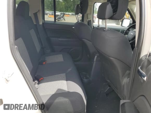 ✅ 2010 Jeep Patriot Sport • VIN: 1J4NT2GA7AD523348 • Лот: 60469785. Опубликован ранее на Copart с пробегом 137 398 миль. Бесплатный доступ к архиву аукционных продаж из США и подробный отчёт об истории автомобиля на DreamBid. Изображение 11.