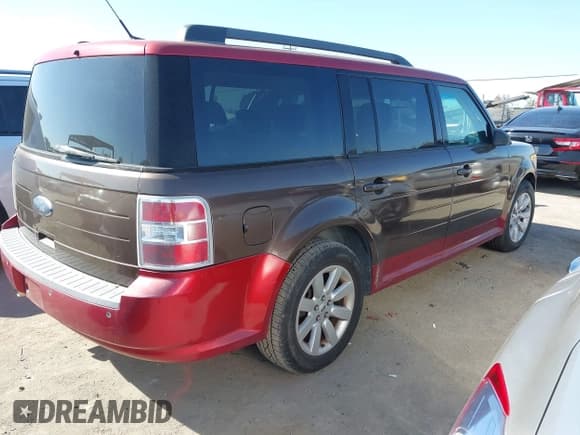✅ 2009 Ford Flex SE • VIN: 2FMDK51C29BA15060 • Lot: 43229159. Listed on IAAI with 121,284 mi. Free auction sales archive from the USA and detailed vehicle history report at DreamBid. Image 4.
