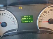 ✅ 2008 Ford Explorer Eddie Bauer • VIN: 1FMEU74E58UB13919 • Lot: 93882745. Wystawiony na Copart z przebiegiem 212 586 mil. Bezpłatny archiwum sprzedaży aukcyjnych z USA i szczegółowy raport historii pojazdu na DreamBid. Zdjęcie 9.