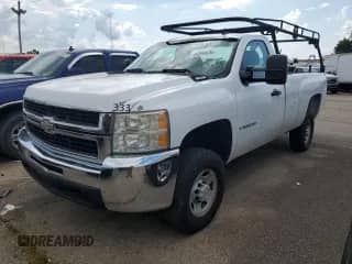 2009 Chevrolet Silverado 2500HD Work Truck z VIN 1GCHK44K39F156527, wystawiony jako Copart lot #66599695 z przebiegiem 115 366 mil mil oraz Szkoda całkowita • Salvage title. Historia ofert i sprzedaży dostępna na DreamBid. Obrazek 1.