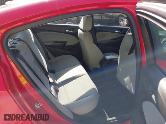 ✅ 2019 Chevrolet Cruze LS • VIN: 1G1BC5SM0K7107548 • Lot: 43170884. Listed on IAAI with 96,864 mi. Free auction sales archive from the USA and detailed vehicle history report at DreamBid. Image 8.