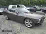 2013 Dodge Challenger R/T Plus z VIN 2C3CDYBT9DH629107, wystawiony jako Copart lot #62844584 z przebiegiem 121 108 mil mil oraz Szkoda całkowita • Salvage title. Historia ofert i sprzedaży dostępna na DreamBid. Obrazek 4.