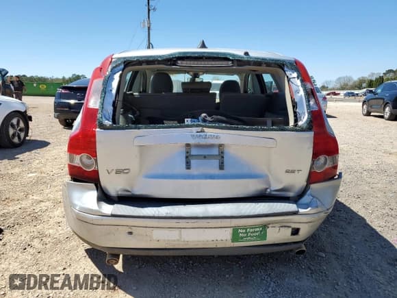 ✅ 2007 Volvo V50 2.5L Turbo • VIN: YV1MJ682472311849 • Lot: 49243305. Wystawiony na Copart z przebiegiem 266 714 mil. Bezpłatny archiwum sprzedaży aukcyjnych z USA i szczegółowy raport historii pojazdu na DreamBid. Zdjęcie 6.