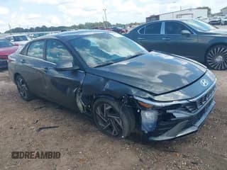 ✅ 2025 Hyundai Elantra SEL Convenience • VIN: KMHLS4DG5SU920820 • Лот: 43276415. Опубликован ранее на IAAI с пробегом 13 387 миль. Бесплатный доступ к архиву аукционных продаж из США и подробный отчёт об истории автомобиля на DreamBid. Изображение 1.