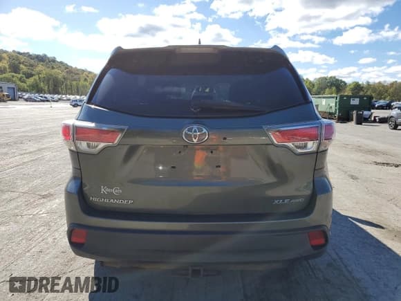 ✅ 2015 Toyota Highlander XLE • VIN: 5TDJKRFH8FS126760 • Lot: 85752345. Wystawiony na Copart z przebiegiem 195 691 mil. Bezpłatny archiwum sprzedaży aukcyjnych z USA i szczegółowy raport historii pojazdu na DreamBid. Zdjęcie 6.