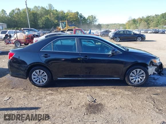 ✅ 2012 Toyota Camry SE • VIN: 4T1BF1FKXCU103604 • Lot: 43423256. Wystawiony na IAAI z przebiegiem 123 557 mil. Bezpłatny archiwum sprzedaży aukcyjnych z USA i szczegółowy raport historii pojazdu na DreamBid. Zdjęcie 14.