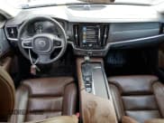 ✅ 2018 Volvo V90 • VIN: YV4A22NLXJ1023808 • Лот: 72569843. Опубликован ранее на Copart с пробегом 44 988 миль. Бесплатный доступ к архиву аукционных продаж из США и подробный отчёт об истории автомобиля на DreamBid. Изображение 8.