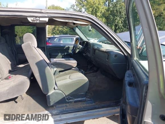 ✅ 2005 Chevrolet Silverado 1500 Z71 • VIN: 2GCEK19B851288808 • Лот: 43297608. Опубликован ранее на IAAI с пробегом 307 439 миль. Бесплатный доступ к архиву аукционных продаж из США и подробный отчёт об истории автомобиля на DreamBid. Изображение 5.